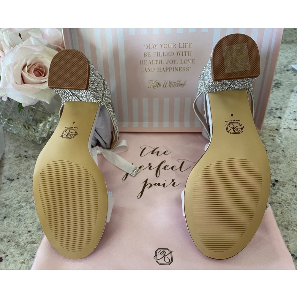 BNWT Kate Whitcomb “Lola” Ivory Block Heel Bridal Shoes - Picture 6 of 9